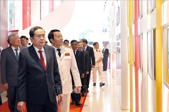 Chủ tịch Quốc hội dự Lễ kỷ niệm 70 năm Ngày truyền thống lực lượng Cảnh sát kinh tế