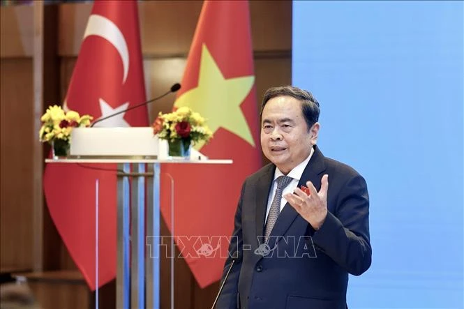 Chủ tịch Quốc hội gặp gỡ cộng đồng người Việt Nam tại Thổ Nhĩ Kỳ Chủ tịch Quốc hội gặp gỡ cộng đồng người Việt Nam tại Thổ Nhĩ Kỳ