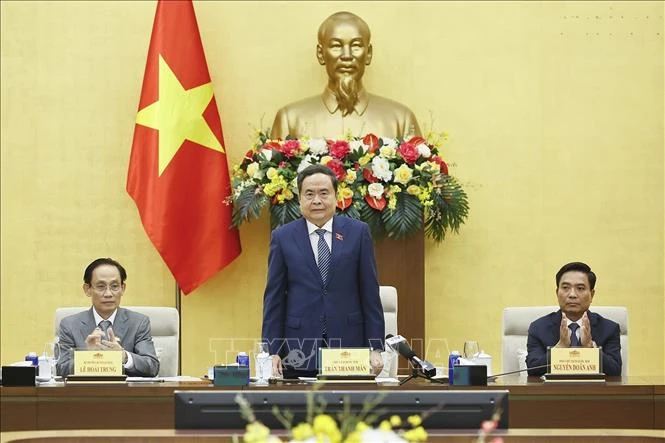 Chủ tịch Quốc hội gặp mặt các đại sứ, trưởng cơ quan đại diện ngoại giao Việt Nam ở nước ngoài Chủ tịch Quốc hội gặp mặt các đại sứ, trưởng cơ quan đại diện ngoại giao Việt Nam ở nước ngoài