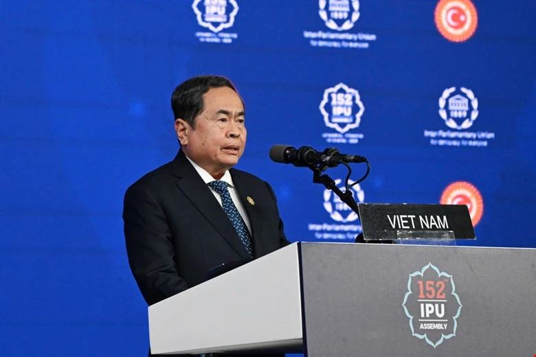 Chủ tịch Quốc hội kêu gọi các bên liên quan xung đột ngừng bắn, đàm phán hòa bình Chủ tịch Quốc hội kêu gọi các bên liên quan xung đột ngừng bắn, đàm phán hòa bình