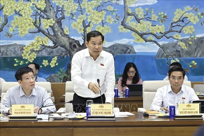Chủ tịch Quốc hội: Không để cán bộ làm việc theo thói quen cũ trong nhiệm kỳ có yêu cầu mới Chủ tịch Quốc hội: Không để cán bộ làm việc theo thói quen cũ trong nhiệm kỳ có yêu cầu mới