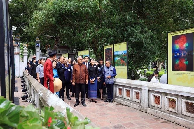 Chủ tịch Quốc hội kiêm Chủ tịch Hạ viện Thái Lan thăm Đền Ngọc Sơn Chủ tịch Quốc hội kiêm Chủ tịch Hạ viện Thái Lan thăm Đền Ngọc Sơn
