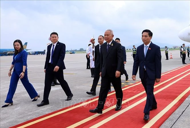 Chủ tịch Quốc hội kiêm Chủ tịch Hạ viện Vương quốc Thái Lan bắt đầu thăm chính thức Việt Nam Chủ tịch Quốc hội kiêm Chủ tịch Hạ viện Vương quốc Thái Lan bắt đầu thăm chính thức Việt Nam