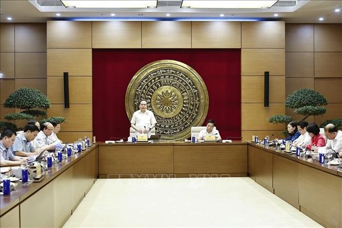 Chủ tịch Quốc hội làm việc với Thường trực Ủy ban Dân nguyện và Giám sát của Quốc hội