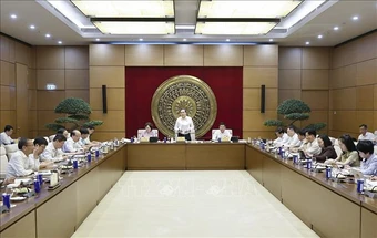Chủ tịch Quốc hội làm việc với Thường trực Uỷ ban Kinh tế và Tài chính