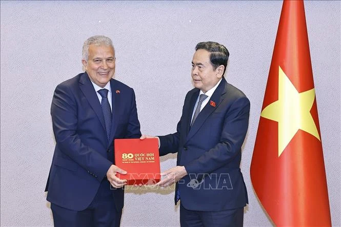 Chủ tịch Quốc hội mong muốn Lãnh sự danh dự kết nối hợp tác giữa các địa phương Việt Nam -Thổ Nhĩ Kỳ Chủ tịch Quốc hội mong muốn Lãnh sự danh dự kết nối hợp tác giữa các địa phương Việt Nam -Thổ Nhĩ Kỳ