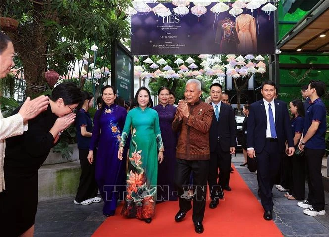 Chủ tịch Quốc hội Thái Lan dự khai mạc Triển lãm ‘Đan kết hữu nghị: Tôn vinh 50 năm quan hệ ngoại giao Việt Nam - Thái Lan’ Chủ tịch Quốc hội Thái Lan dự khai mạc Triển lãm ‘Đan kết hữu nghị: Tôn vinh 50 năm quan hệ ngoại giao Việt Nam - Thái Lan’