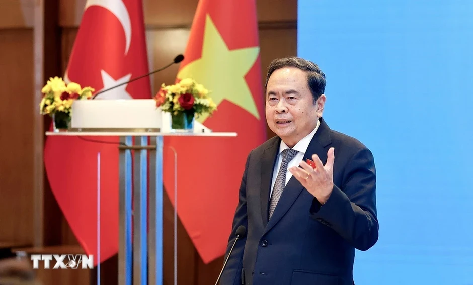 Chủ tịch Quốc hội thông tin những chính sách mới hỗ trợ kiều bào tại Thổ Nhĩ Kỳ Chủ tịch Quốc hội thông tin những chính sách mới hỗ trợ kiều bào tại Thổ Nhĩ Kỳ
