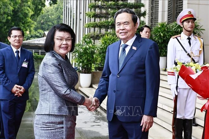 Chủ tịch Quốc hội Trần Thanh Mẫn đón và hội đàm với Chủ tịch Quốc hội Campuchia Chủ tịch Quốc hội Trần Thanh Mẫn đón và hội đàm với Chủ tịch Quốc hội Campuchia