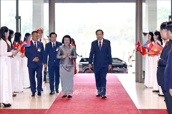 Chủ tịch Quốc hội Trần Thanh Mẫn đón và hội đàm với Chủ tịch Quốc hội Campuchia Chủ tịch Quốc hội Trần Thanh Mẫn đón và hội đàm với Chủ tịch Quốc hội Campuchia
