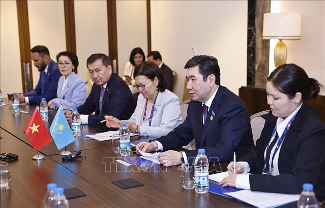 Chủ tịch Quốc hội Trần Thanh Mẫn gặp Chủ tịch Hạ viện Kazakhstan Chủ tịch Quốc hội Trần Thanh Mẫn gặp Chủ tịch Hạ viện Kazakhstan