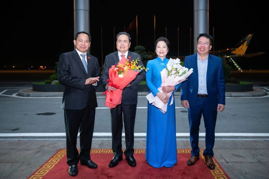 Chủ tịch Quốc hội Trần Thanh Mẫn lên đường thăm chính thức Italia Chủ tịch Quốc hội Trần Thanh Mẫn lên đường thăm chính thức Italia