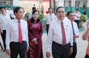 Chủ tịch Quốc hội Trần Thanh Mẫn tham dự, bỏ phiếu bầu cử tại xã Hóc Môn, TP. Hồ Chí Minh