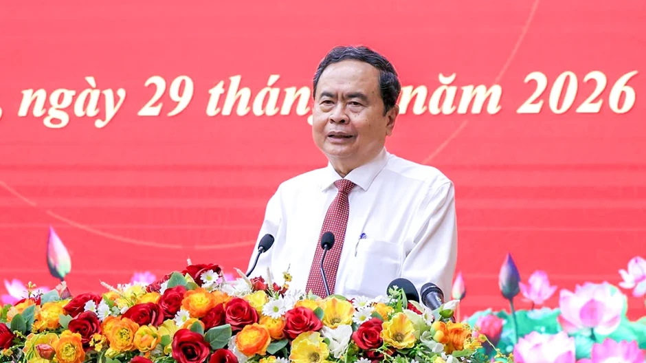 Chủ tịch Quốc hội Trần Thanh Mẫn thăm và tặng quà gia đình chính sách tại An Giang