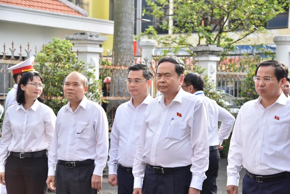 Chủ tịch Quốc hội Trần Thanh Mẫn tiếp xúc cử tri tại TP.HCM