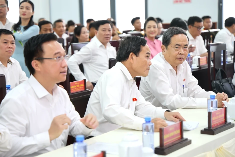 Chủ tịch Quốc hội Trần Thanh Mẫn tiếp xúc cử tri tại TP.HCM