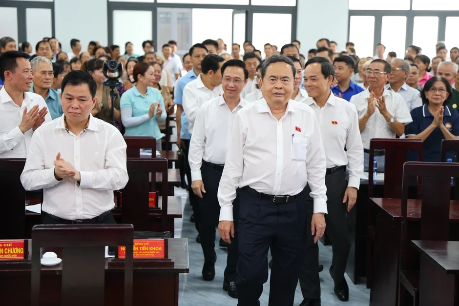 Chủ tịch Quốc hội Trần Thanh Mẫn tiếp xúc cử tri tại TP.HCM