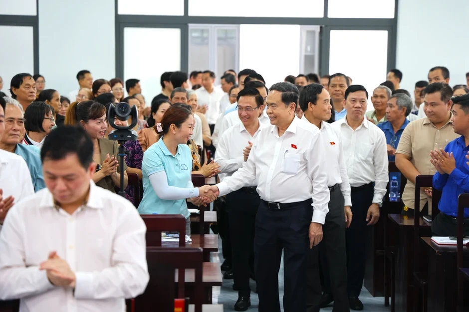 Chủ tịch Quốc hội Trần Thanh Mẫn tiếp xúc cử tri tại TP.HCM