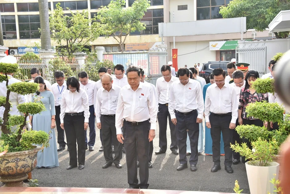 Chủ tịch Quốc hội Trần Thanh Mẫn tiếp xúc cử tri tại TP.HCM