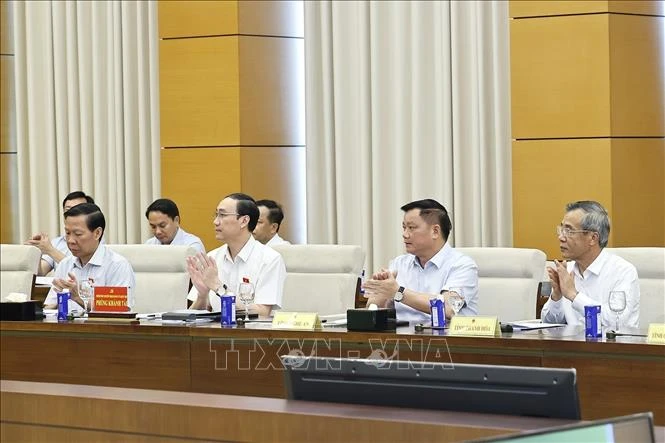 Chủ tịch Quốc hội Trần Thanh Mẫn: Xây dựng luật để mở đường cho phát triển Chủ tịch Quốc hội Trần Thanh Mẫn: Xây dựng luật để mở đường cho phát triển