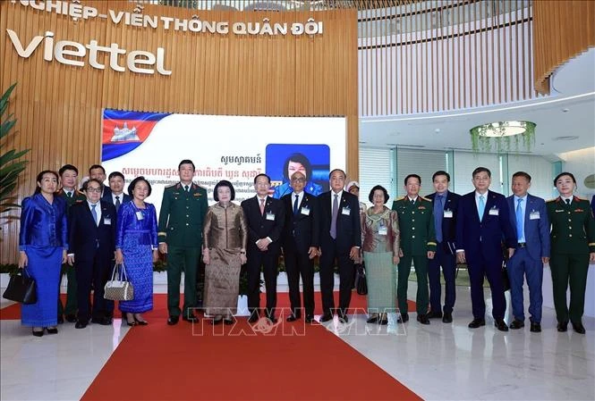 Chủ tịch Quốc hội Vương quốc Campuchia thăm Tập đoàn Viettel Chủ tịch Quốc hội Vương quốc Campuchia thăm Tập đoàn Viettel
