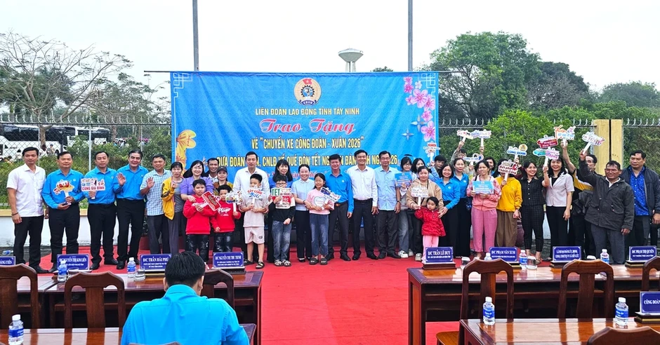 Chủ tịch Tây Ninh Lê Văn Hẳn: Dồn sức cho hạ tầng, bứt phá mạnh mẽ trong năm 2026 Chủ tịch Tây Ninh Lê Văn Hẳn: Dồn sức cho hạ tầng, bứt phá mạnh mẽ trong năm 2026