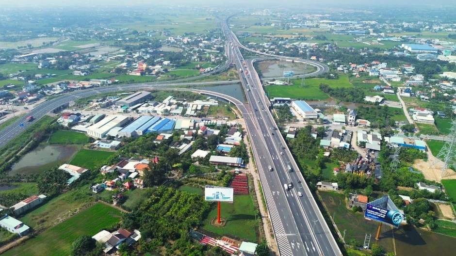 Chủ tịch Tây Ninh Lê Văn Hẳn: Dồn sức cho hạ tầng, bứt phá mạnh mẽ trong năm 2026 Chủ tịch Tây Ninh Lê Văn Hẳn: Dồn sức cho hạ tầng, bứt phá mạnh mẽ trong năm 2026
