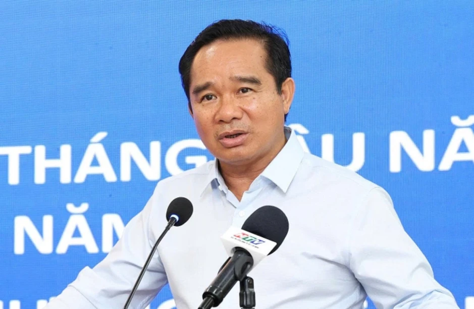 Chủ tịch TP HCM: Giải ngân đầu tư công 'lẹt đẹt' ảnh hưởng tăng trưởng Chủ tịch TP HCM: Giải ngân đầu tư công 'lẹt đẹt' ảnh hưởng tăng trưởng