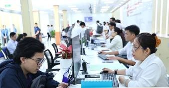 Chủ tịch TP.HCM: Phải cắt bỏ 100% điều kiện kinh doanh không cần thiết trước 1-6