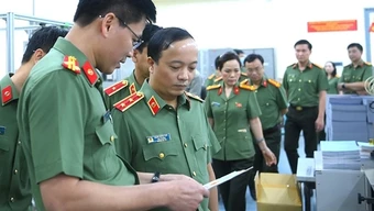 Chủ trương của Bộ Chính trị và Đảng ủy Công an Trung ương:&nbsp;Đặt nền móng cho sự đột phá phát triển Khoa học công nghệ và Công nghiệp an ninh (bài 1)