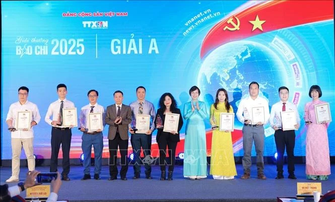 Chùm ảnh Lễ trao Giải Báo chí Thông tấn xã Việt Nam năm 2025 Chùm ảnh Lễ trao Giải Báo chí Thông tấn xã Việt Nam năm 2025