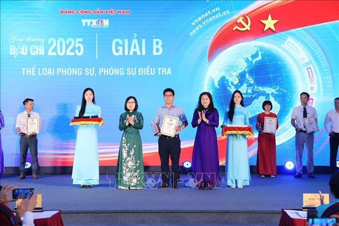 Chùm ảnh Lễ trao Giải Báo chí Thông tấn xã Việt Nam năm 2025 Chùm ảnh Lễ trao Giải Báo chí Thông tấn xã Việt Nam năm 2025