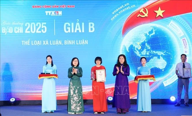 Chùm ảnh Lễ trao Giải Báo chí Thông tấn xã Việt Nam năm 2025 Chùm ảnh Lễ trao Giải Báo chí Thông tấn xã Việt Nam năm 2025