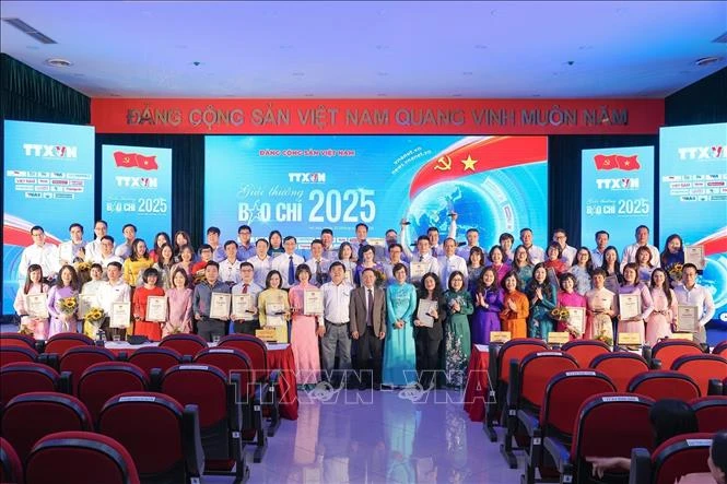 Chùm ảnh Lễ trao Giải Báo chí Thông tấn xã Việt Nam năm 2025 Chùm ảnh Lễ trao Giải Báo chí Thông tấn xã Việt Nam năm 2025