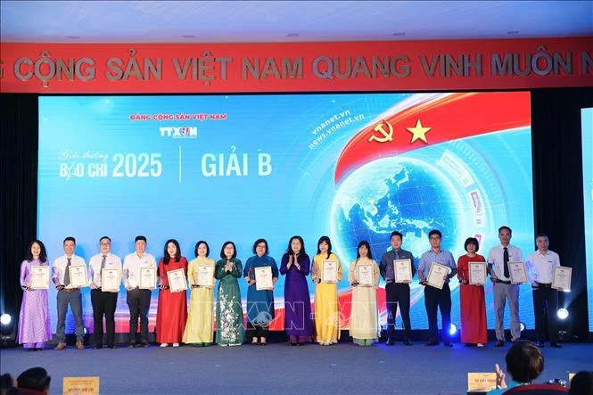 Chùm ảnh Lễ trao Giải Báo chí Thông tấn xã Việt Nam năm 2025 Chùm ảnh Lễ trao Giải Báo chí Thông tấn xã Việt Nam năm 2025