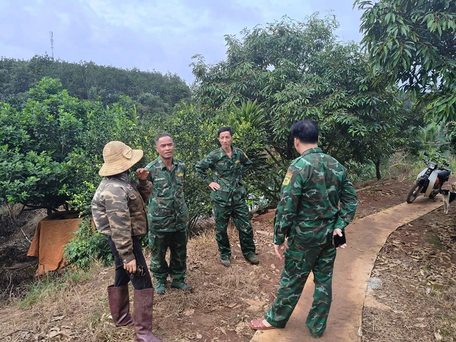 Chung dòng máu Lạc Hồng: Người lính đưa công nghệ số đến với đồng bào vùng biên Chung dòng máu Lạc Hồng: Người lính đưa công nghệ số đến với đồng bào vùng biên