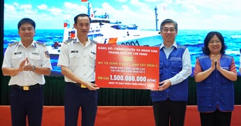 Chung tay xây dựng "thế trận lòng dân" trên biển