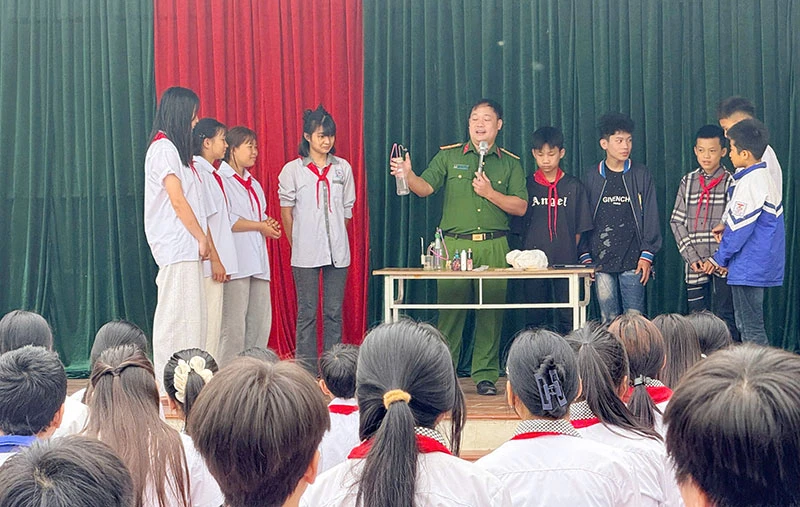 Chuyện chưa kể về giữ lá chắn xanh với ma túy ở vùng cao Chuyện chưa kể về giữ lá chắn xanh với ma túy ở vùng cao
