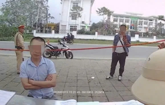Chuyển cơ quan điều tra vụ xuyên tạc CSGT kiểm tra nồng độ cồn Chuyển cơ quan điều tra vụ xuyên tạc CSGT kiểm tra nồng độ cồn