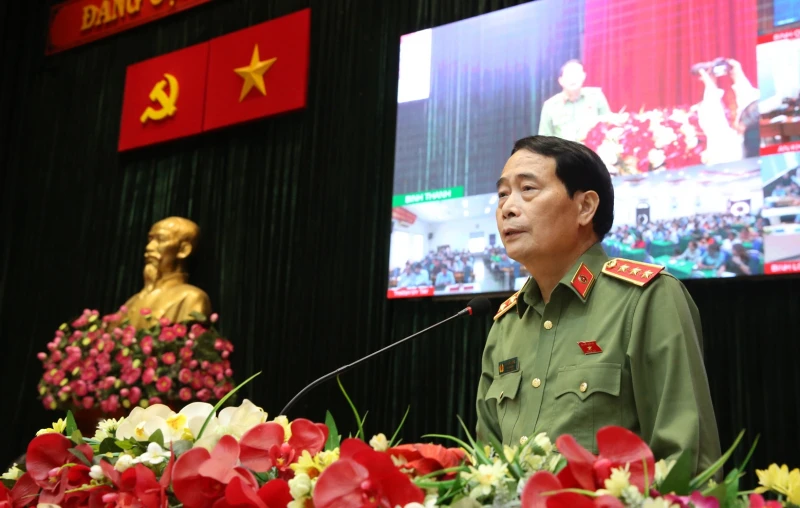 Chuyển đổi số là xu thế tất yếu, nếu không thực hiện sẽ tụt lại phía sau Chuyển đổi số là xu thế tất yếu, nếu không thực hiện sẽ tụt lại phía sau
