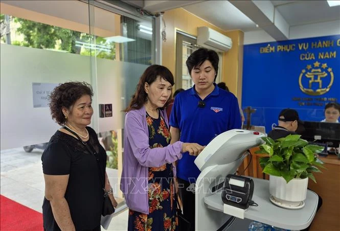 Chuyển đổi số toàn diện lĩnh vực Nội vụ phục vụ người dân và doanh nghiệp Chuyển đổi số toàn diện lĩnh vực Nội vụ phục vụ người dân và doanh nghiệp