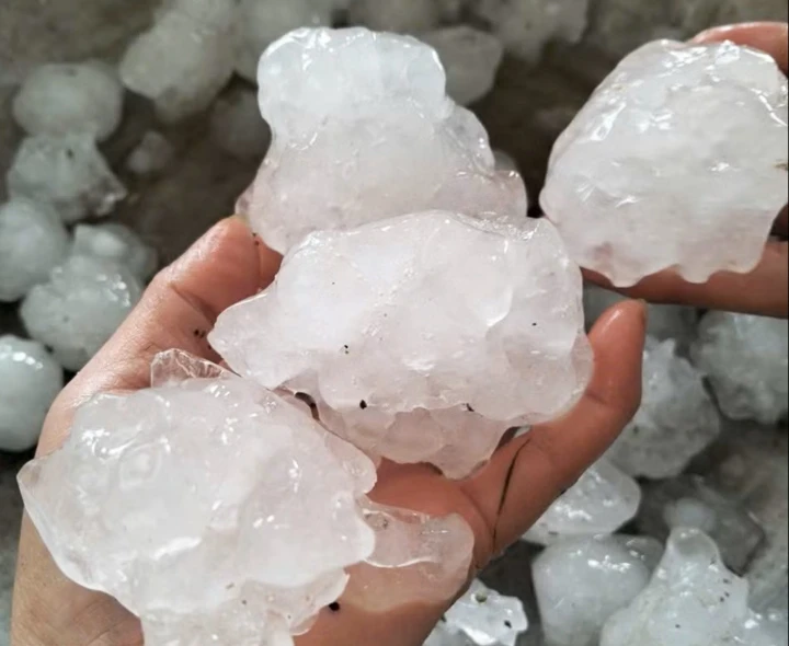 Chuyên gia chỉ rõ dấu hiệu nhận biết khi xảy ra mưa đá Chuyên gia chỉ rõ dấu hiệu nhận biết khi xảy ra mưa đá