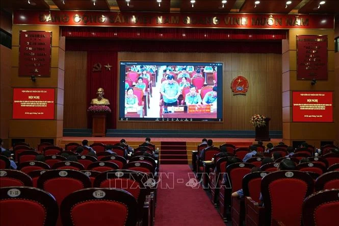 Chuyển hóa hành động trong bảo vệ lợi ích công và người yếu thế Chuyển hóa hành động trong bảo vệ lợi ích công và người yếu thế