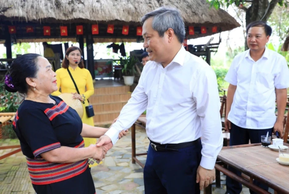 Chuyển Làng Văn hóa - Du lịch các dân tộc Việt Nam về Hà Nội quản lý