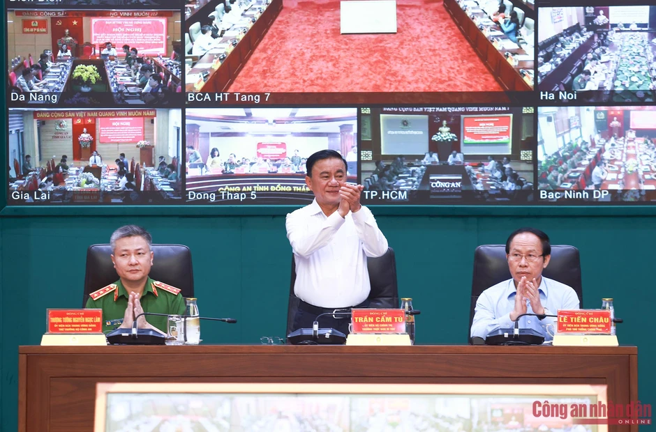 Chuyển mạnh từ xử lý, khắc phục sang quản trị rủi ro, phòng cháy chữa cháy” từ sớm, từ xa Chuyển mạnh từ xử lý, khắc phục sang quản trị rủi ro, phòng cháy chữa cháy” từ sớm, từ xa