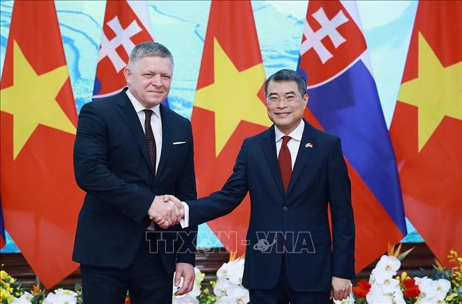 Chuyến thăm của Thủ tướng Slovakia mở ra chương mới trong quan hệ hữu nghị truyền thống với Việt Nam Chuyến thăm của Thủ tướng Slovakia mở ra chương mới trong quan hệ hữu nghị truyền thống với Việt Nam