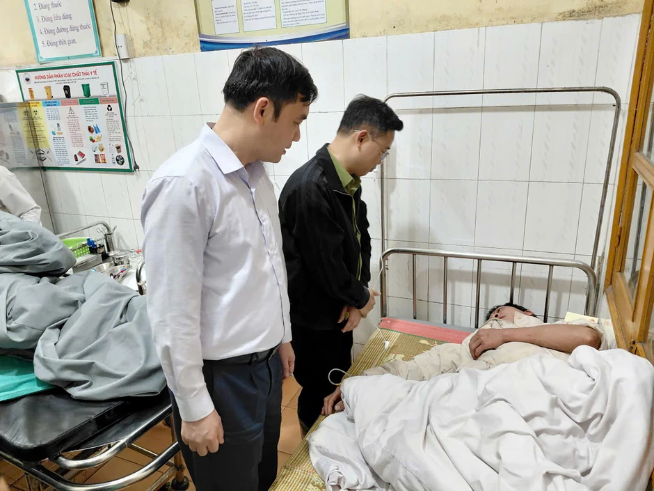 Clip mưa đá to bằng bàn tay trút xuống, người dân thốt lên ‘chưa từng thấy’