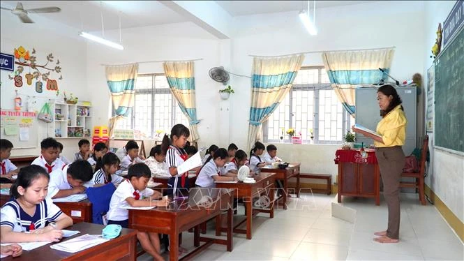 Cơ cấu, số lượng, chế độ đối với hiệu trưởng, hiệu phó khi sắp xếp cơ sở giáo dục Cơ cấu, số lượng, chế độ đối với hiệu trưởng, hiệu phó khi sắp xếp cơ sở giáo dục