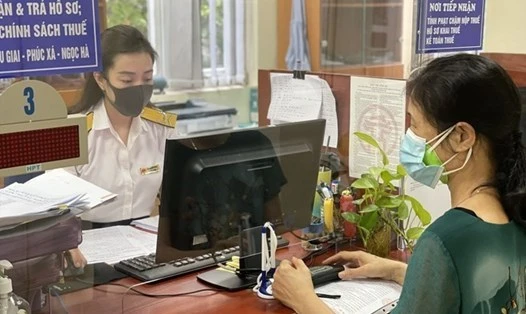 Có được sử dụng tài khoản cá nhân cùng với tài khoản hộ kinh doanh theo quy định mới? Có được sử dụng tài khoản cá nhân cùng với tài khoản hộ kinh doanh theo quy định mới?