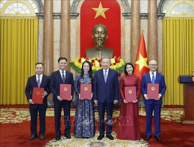 Cơ quan đại diện phải là điểm tựa cho các doanh nghiệp, địa phương và cộng đồng người Việt Nam ở nước ngoài Cơ quan đại diện phải là điểm tựa cho các doanh nghiệp, địa phương và cộng đồng người Việt Nam ở nước ngoài